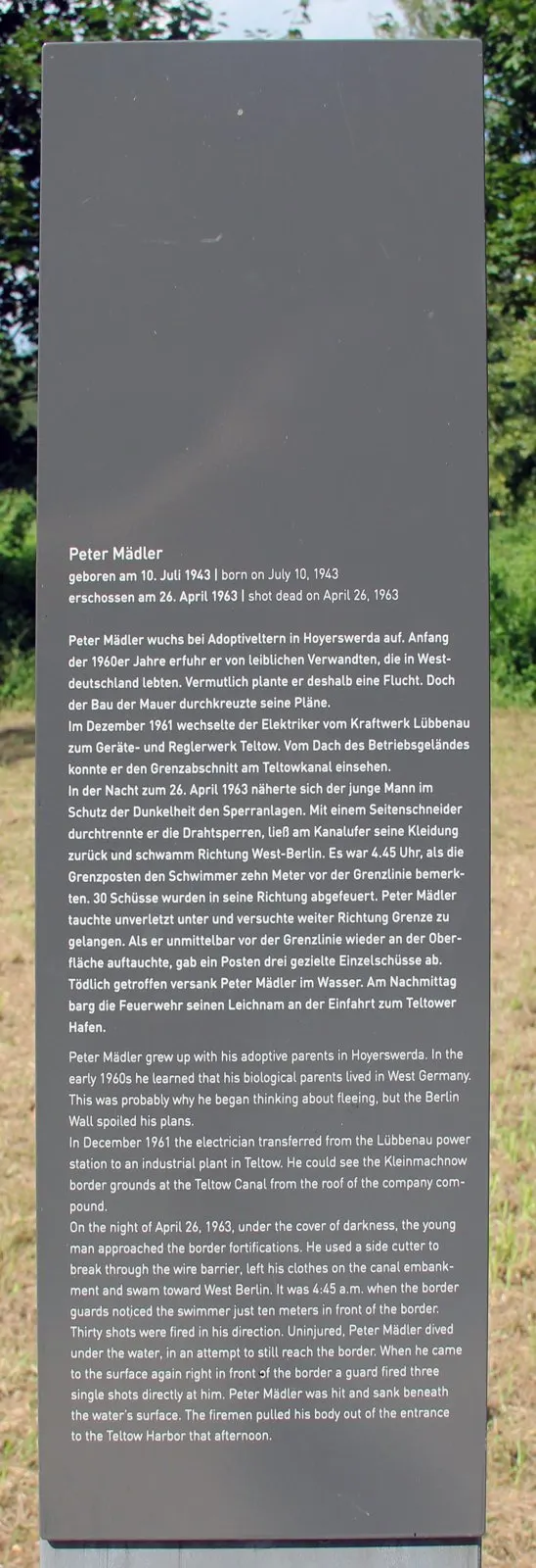 Dark panel without a photograph, with a German and English text headed 'Peter Mädler', born 10 July 1943, shot dead 26 April 1963
